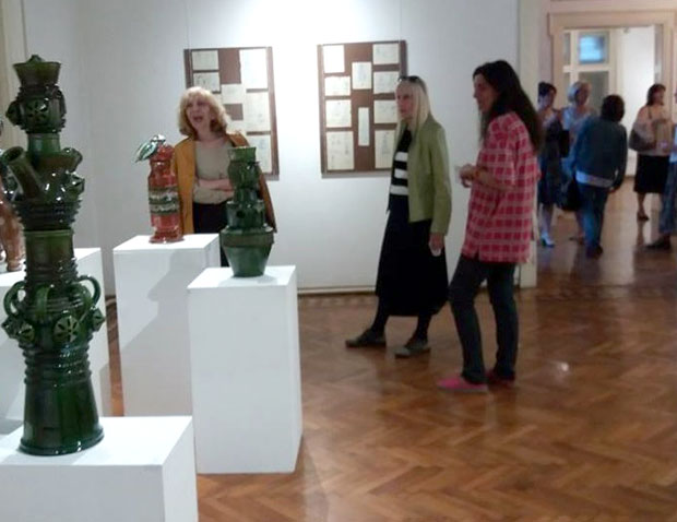 ГРАД ЗАДУЖИЛА ВРЕДНОМ ЗБИРКОМ: Изложба радова Олге Вујадиновић Блажек у Уметничкој галерији у Крушевцу